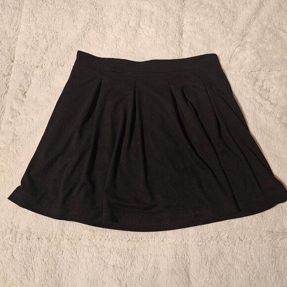 Epic Threads Girls Black Velvet Skater Skirt. Size L - Picture 1 of 3